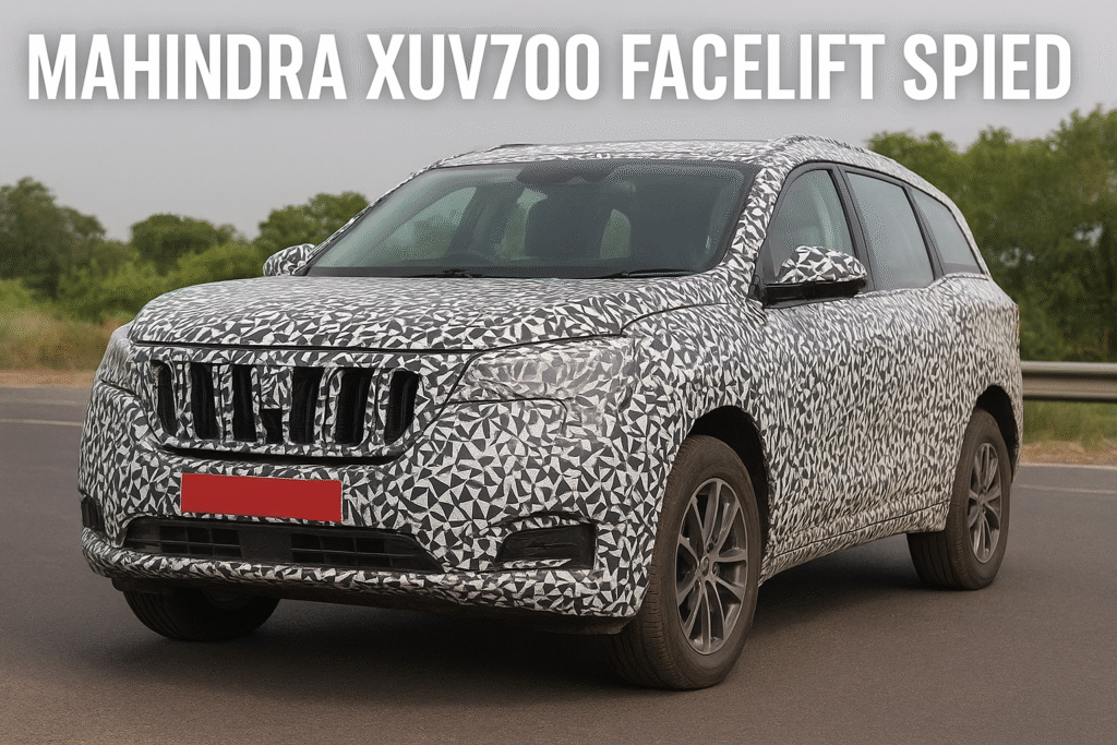 Mahindra XUV700 Facelift Spied